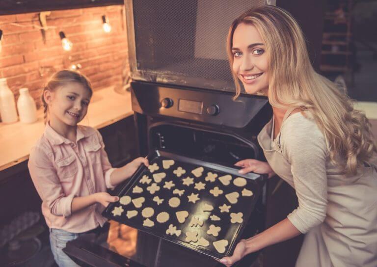 8 reasons to bake cookies with your children